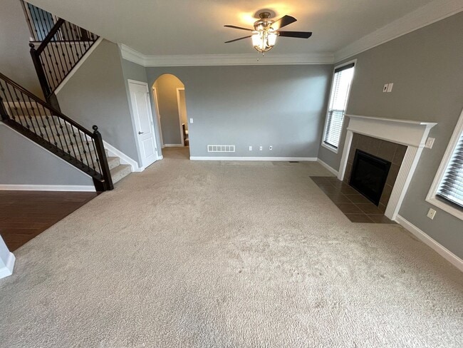 Foto del edificio - Large Home East Jefferson For Rent