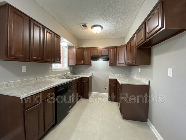 Foto del edificio - 3065 Greenbranch Dr