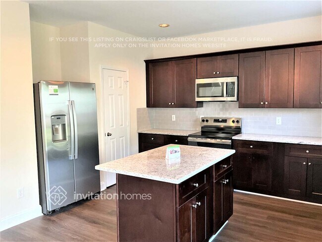 Building Photo - 2415 Harwood Hills Ln