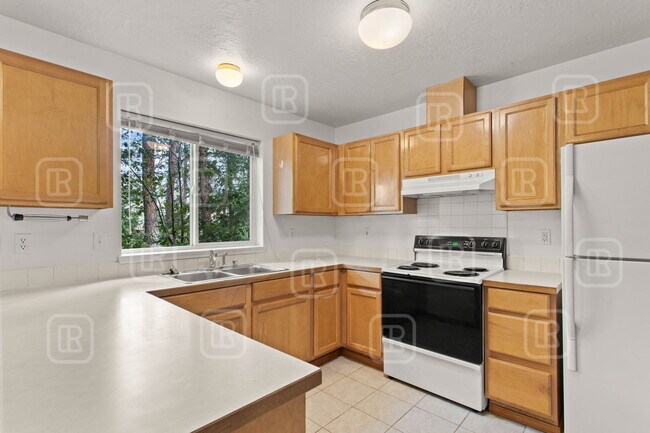 Building Photo - 1327 W Qualchan Dr