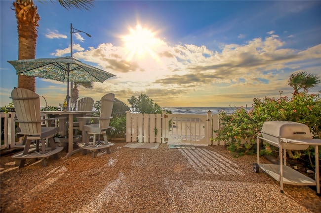 Building Photo - 8316 Seawall Blvd