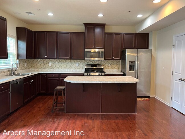 Building Photo - 3 br, 2.5 bath House - 102 Noble Woods Drive