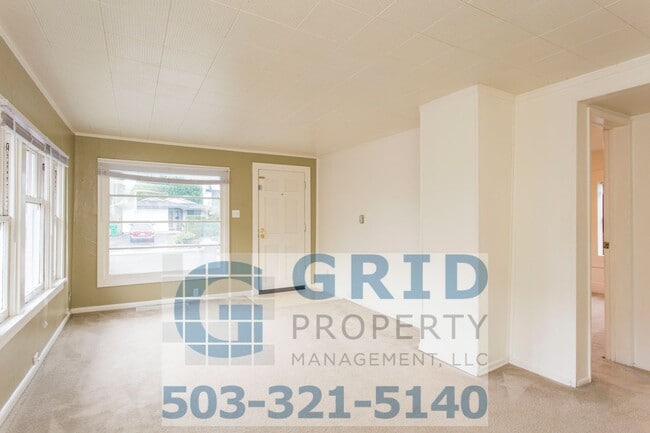 Building Photo - Spacious Two Bedroom Home with Backyard - N Portland!