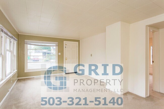 Foto del edificio - Spacious Two Bedroom Home with Backyard - N Portland!