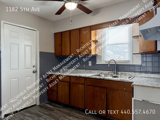 Foto del edificio - 1182 5th Ave