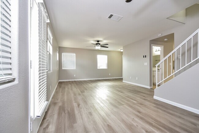 Foto del edificio - 9300 Dancing Daffodil Ave