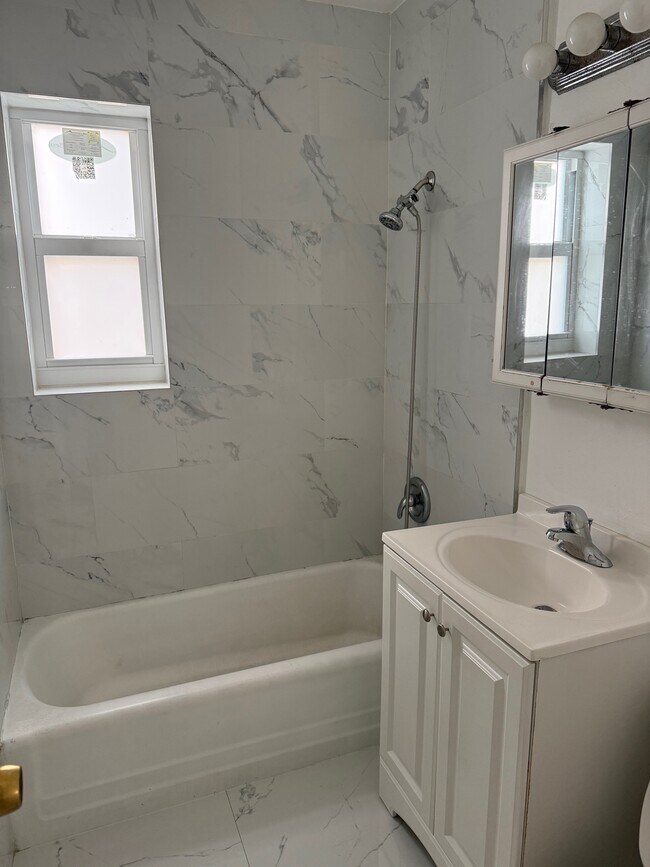 Foto del edificio - 4401 NE 15th Ter