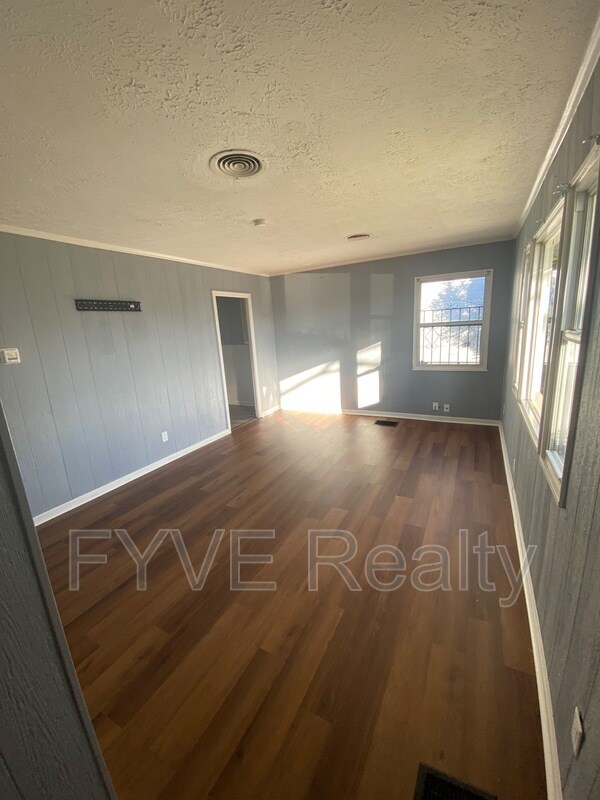 Foto del edificio - 968 Duxberry Ave