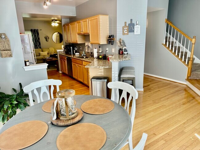 Foto del edificio - 8724 Springwater Dr
