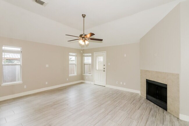 Foto del edificio - 25235 Clover Ranch Dr