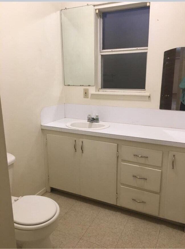 Foto del edificio - 104 E 21st St