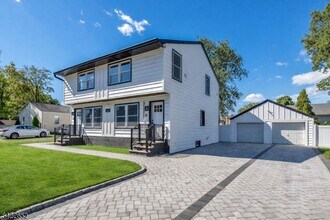 Building Photo - 715 Evans St