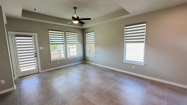 Foto del edificio - 2805 Bluebonnet Ridge Dr