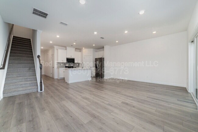 Foto del edificio - 4039 Summit Hills Dr