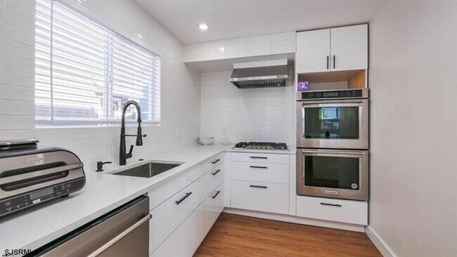 Foto del edificio - 239 N Clermont Ave