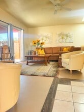 Building Photo - 9141 N Overlook Dr