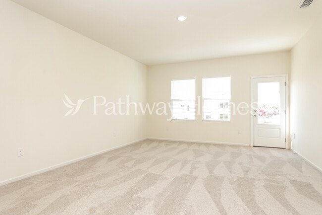 Building Photo - 209 Wild Daisy Wy