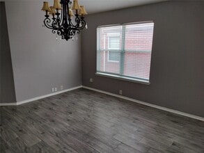 Building Photo - 14930 Sugarhollow Dr