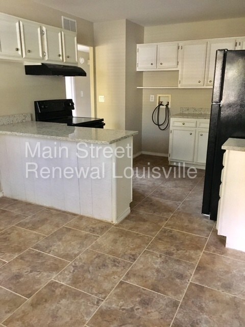 Building Photo - 806 Sinclair St