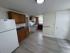 Building Photo - 43 Holman St