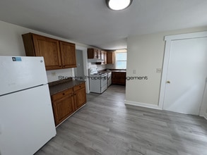 Building Photo - 43 Holman St
