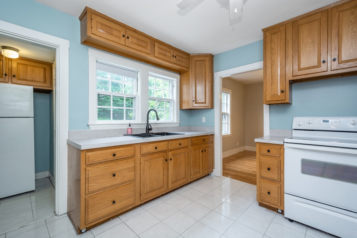 16 High St, Maynard, MA 01754 House Rental in Maynard, MA