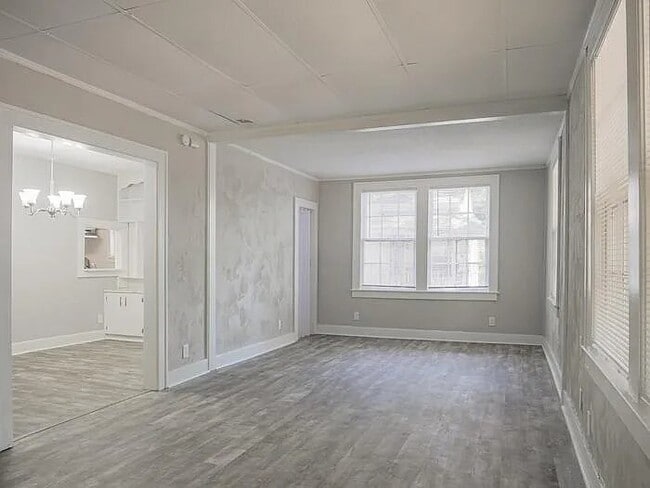 Building Photo - 2661 Harvey Ave