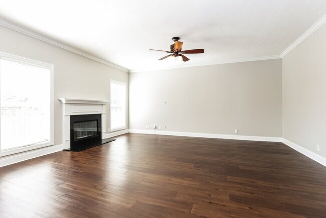 Foto del edificio - 2467 Oak Hill Dr