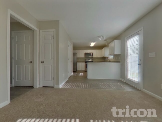 Building Photo - 341 Rosemont Ct