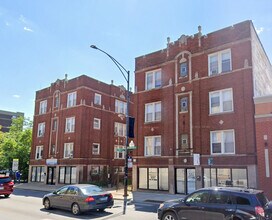 Building Photo - 4711 W Belmont Ave