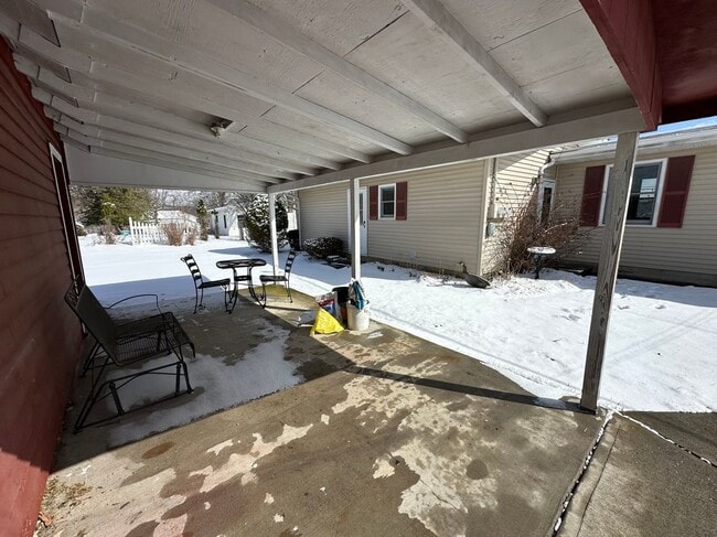 Building Photo - 118 Central Ave