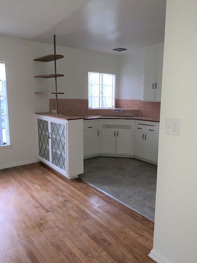 Foto principal - 1340 N June St