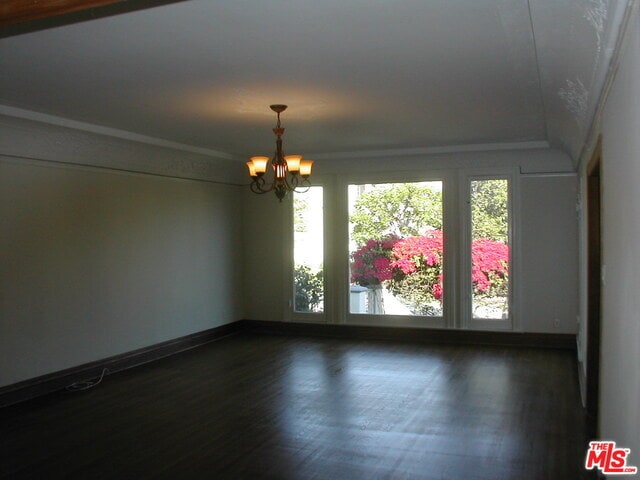 Building Photo - 857 S Sycamore Ave