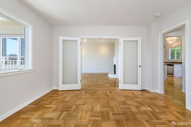 Foto del edificio - 512 Roosevelt Way