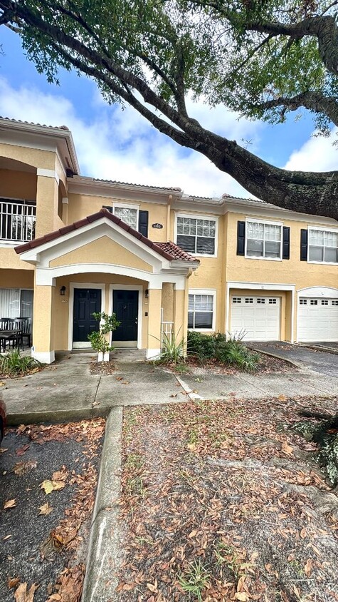 Foto principal - Charming 1-Bedroom Condo in Gated Sanford ...