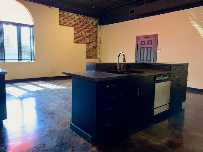 Foto del edificio - 110 W Huntington Ave