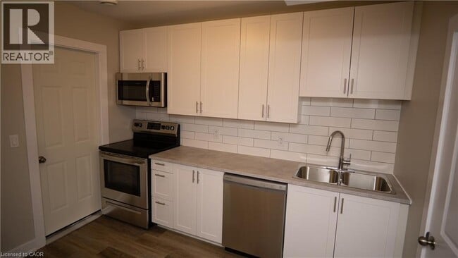 Building Photo - 237 Hellems Ave