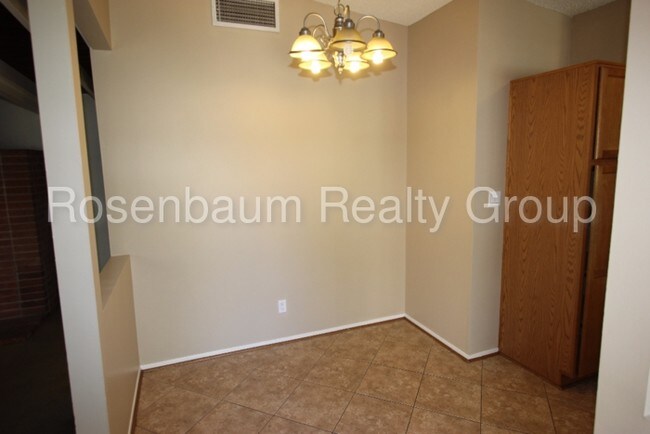 Building Photo - 55 W Hudson Ln