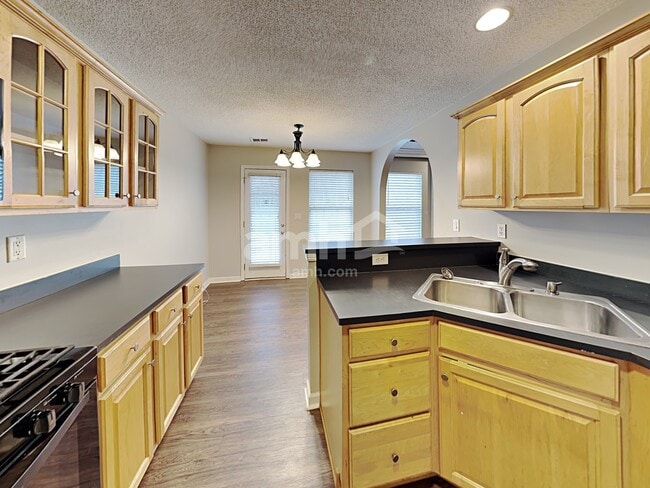 Foto del edificio - 6902 Brachnell View Dr