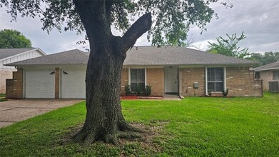 Building Photo - 1404 Cactus St