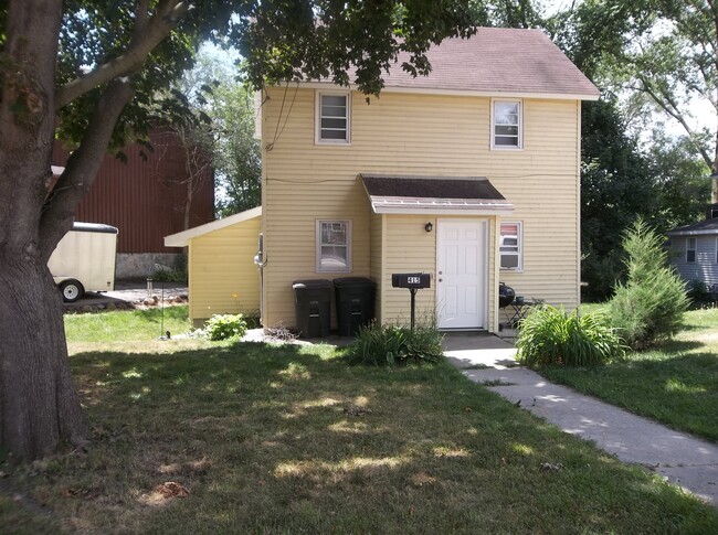 Building Photo - 415 E South St