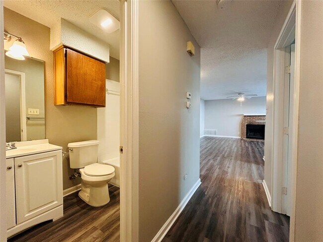 Building Photo - 9221 Kempler Dr