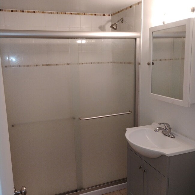 Building Photo - 190-192 S Allen Street - 6