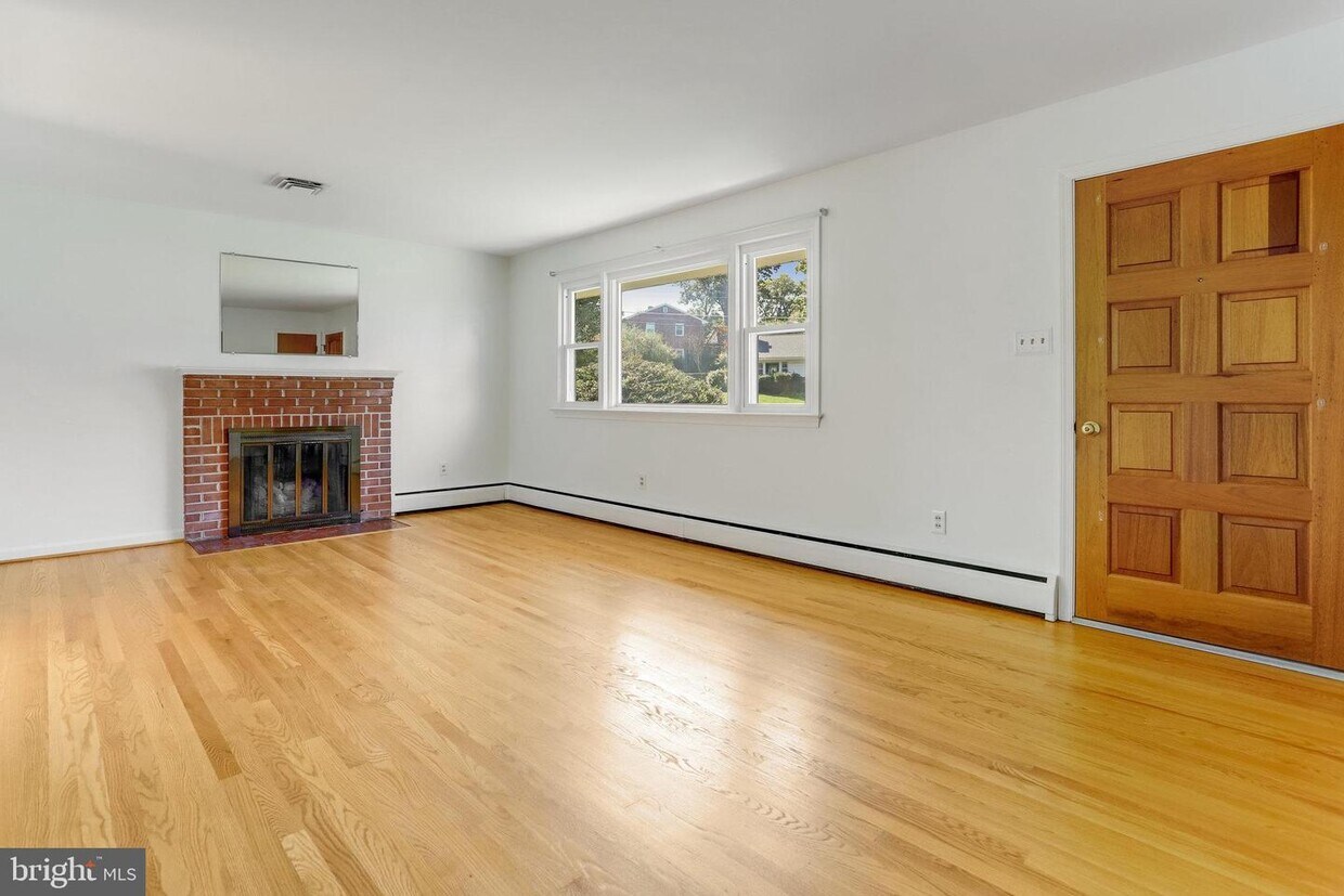 5711 Tremont Dr, Alexandria, VA 22303 House Rental in Alexandria, VA