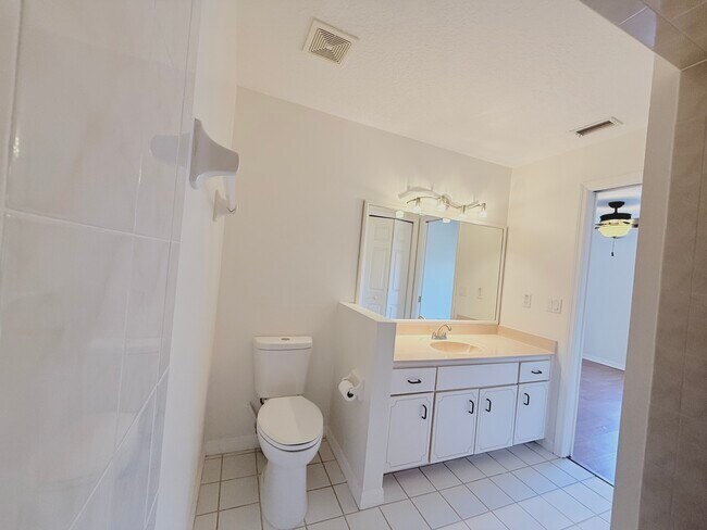 Building Photo - 40 Brunett Ln