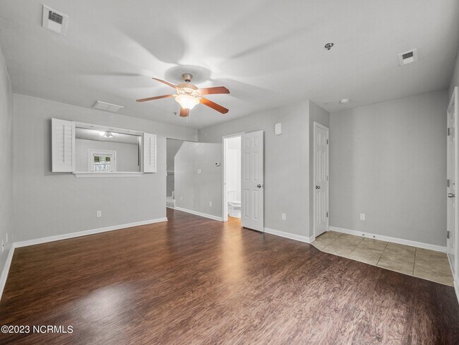 Building Photo - 138 Greenford Pl