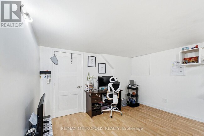 Building Photo - 312 Palmerston Ave