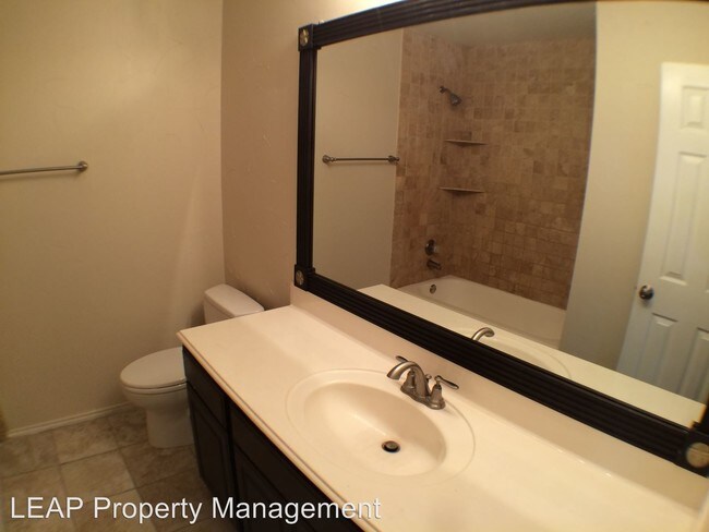 Building Photo - 3 br, 2 bath House - 3960 Bexhill Dr