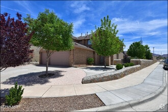 Building Photo - 6560 McFarland Ave