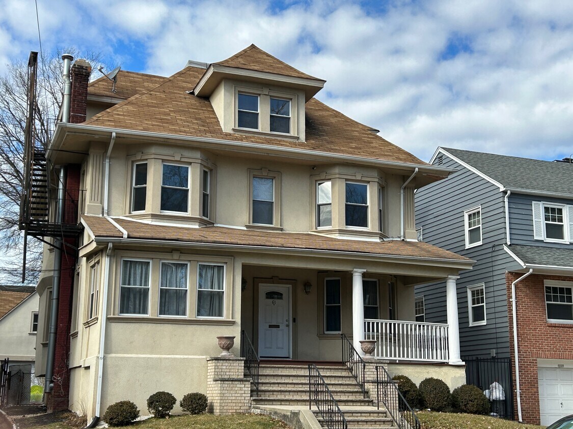 61 Osborne Ter Unit 2nd Fl, Newark, NJ 07108 Apartments in Newark, NJ